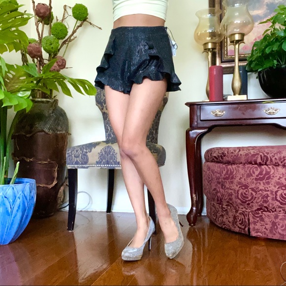 essue Pants - NWT Black Ruffle Shorts
